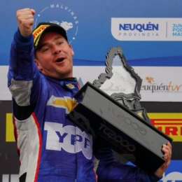 Bernardo Llaver festeja en la cima del campeonato