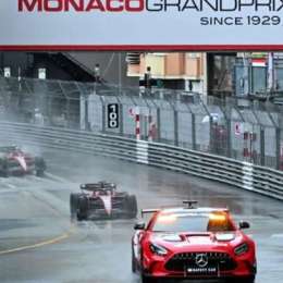 Hamilton, enojado con la FIA