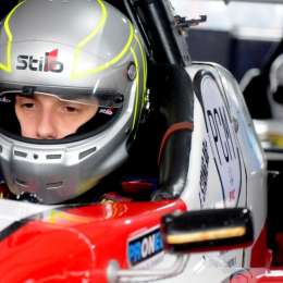 Stang: "tenemos que pelear las dos carreras"