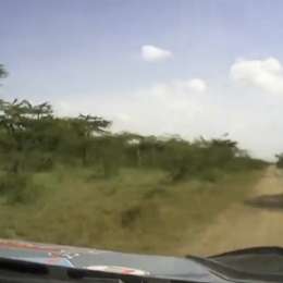 Sorprendente: Loeb, esquivando animales en Kenia