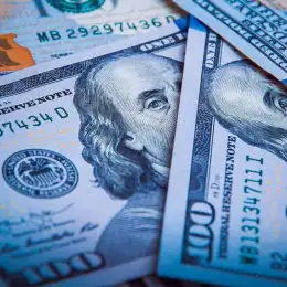 El dólar blue llegó a los $230 y rompió un nuevo récord