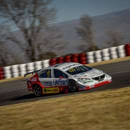 Tomás Fineschi regresó al TC200 Series con triunfo