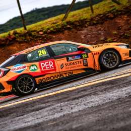 TCR South America: Rosso y un triunfo a puro avance