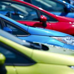 Suba del dólar: ante la inestabilidad, se detuvo la venta de 0 km