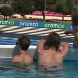 VIDEO: viendo el GP de Francia de F1 desde la pileta
