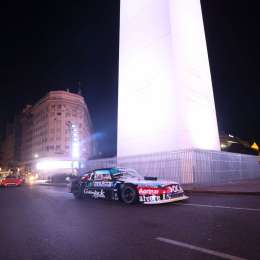 El Turismo Carretera comenzó los festejos en el centro porteño