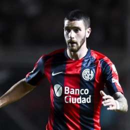 El ex San Lorenzo, Marcos Senesi, se muda al fútbol ingles