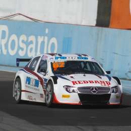 Top Race Junior: Stang cambió pole por victoria en Rosario