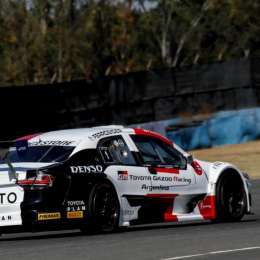 Top Race: Azar festejó en la segunda final