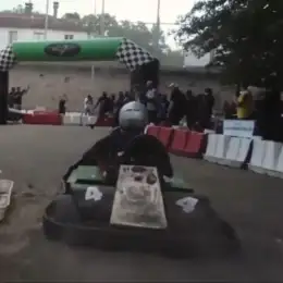 VIDEO: polémica carrera de karts en una cárcel