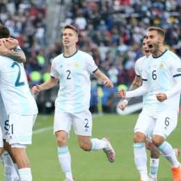 Un jugador de la Selección sufrió una grave lesión que lo dejaría fuera del Mundial de Qatar