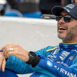 Jimmie Johnson tiene el apoyo para seguir en 2023