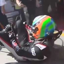 VIDEO: ¡caos en los boxes! Rossi en el piso y Canapino complicado