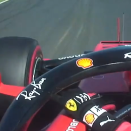 VIDEO: Charles Leclerc (Ferrari), haciendo la 130R en una mano
