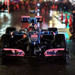 VIDEO: F1: Ocon, el encargado de llevar el Balón de Oro con su Alpine