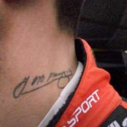 VIDEO: el piloto que se tatuó a Juan Manuel Fangio