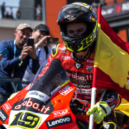 Álvaro Bautista volvió a ganar en el cierre del WorldSBK en San Juan