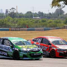 Galería: arrancó la acción de la carrera de los 200 pilotos del Turismo Nacional