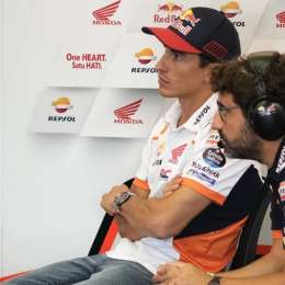 VIDEO: MotoGP: el insólito choque que sorprendió a Márquez en Valencia