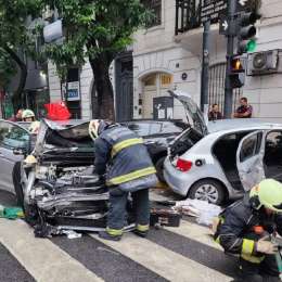 Tres heridos en un grave accidente en Caballito