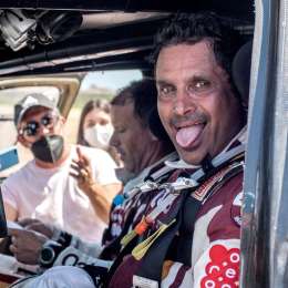 Nasser Al Attiyah cree que Fernando Alonso volverá al Dakar