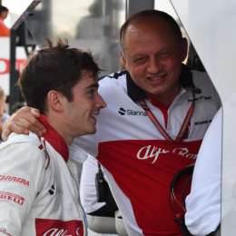 Ferrari: Fred Vasseur al frente, Charles Leclerc festeja