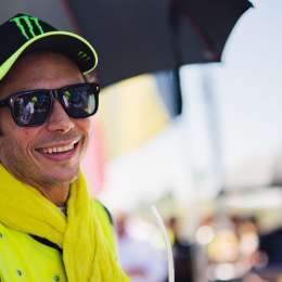 ¿En qué categoría de autos correrá Valentino Rossi en 2023?