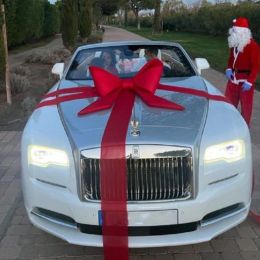VIDEO: el auto de lujo que recibió Cristiano Ronaldo de regalo para Navidad