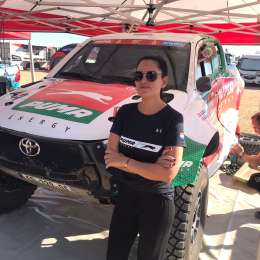 Carburando en Arabia Saudita: ¿quién es la compañera de equipo del Pato Silva?