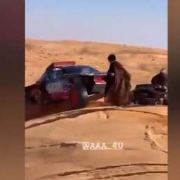 ¡Impresionante! Peterhansel casi atropella a espectadores en el Dakar