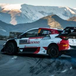 Sébastien Ogier lidera a pie firme en el Rally de Montecarlo