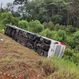 ¡Trágico accidente! dos argentinos murieron tras el vuelco de un micro