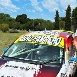 Esteban Casais presentó su auto en Lobería
