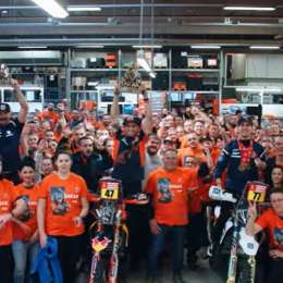 Fenomenal recibimiento en KTM a Kevin Benavides