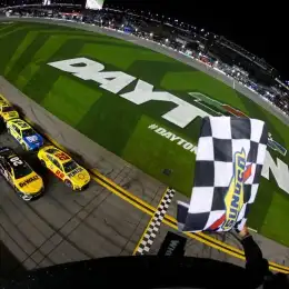 NASCAR: Logano y Almirola ganaron los duelos en Daytona