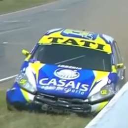 Turismo Nacional: ¡Cruzó la bandera a cuadros por el pasto tras un duro golpe!