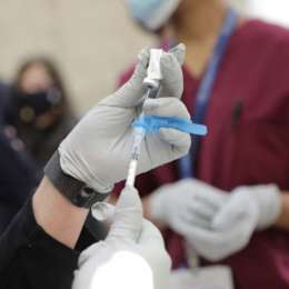 ¿Contagio o vacuna?: un estudio reveló la mejor inmunidad contra el COVID