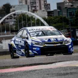 TC2000: ¡Bomba! Marques sufrió un recargo y Vivian ganó la primera final