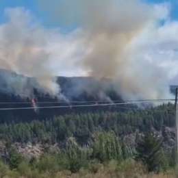 Preocupante incendio forestal se desató en El Bolsón