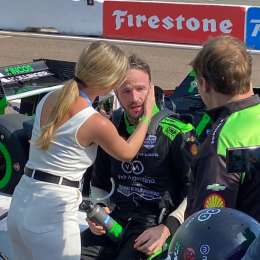 Canapino explicó la foto con su novia en el post carrera de IndyCar