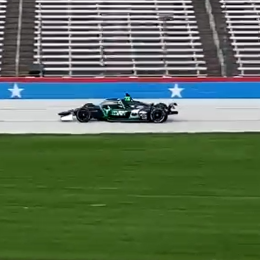 Canapino a fondo con el IndyCar en el óvalo de Texas