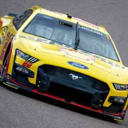 Nascar: Joey Logano se quedó con la 'pole' en Atlanta