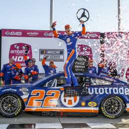 NASCAR: Joey Logano se llevó la carrera en Atlanta