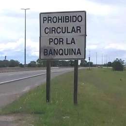 Fin de semana largo: ¿cúanto cuesta la multa por circular por la banquina?