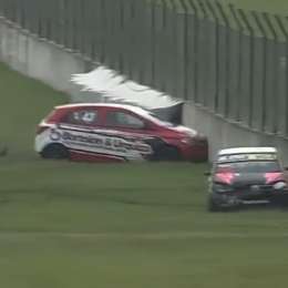 ¡Duro accidente en Concordia! le pegó al paredón y lo movió