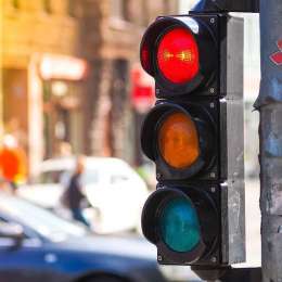 Aumentaron las multas de tránsito en CABA: ¿cuánto costará pasar el semáforo en rojo?