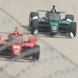IndyCar: Canapino persigue a fondo a un rival en plena carrera