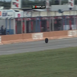 Increible: Marcilla perdió una rueda y se despistó en la clasificación de la Clase 1 del Turismo Pista