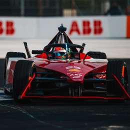 Sacha Fenestraz, puesto 18 en la primera práctica de la Fórmula E en Berlín