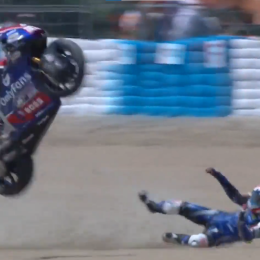 Dura caída durante las prácticas de Moto2 en Jerez